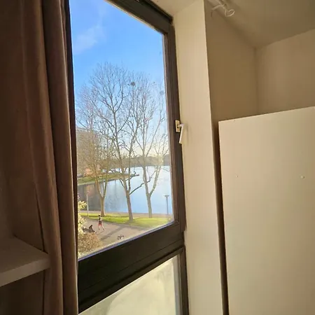 Amber - 20 Min To Paris